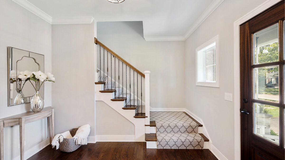 Treppenaufgang gestalten: Tipps für eine ansprechende Treppenhausgestaltung