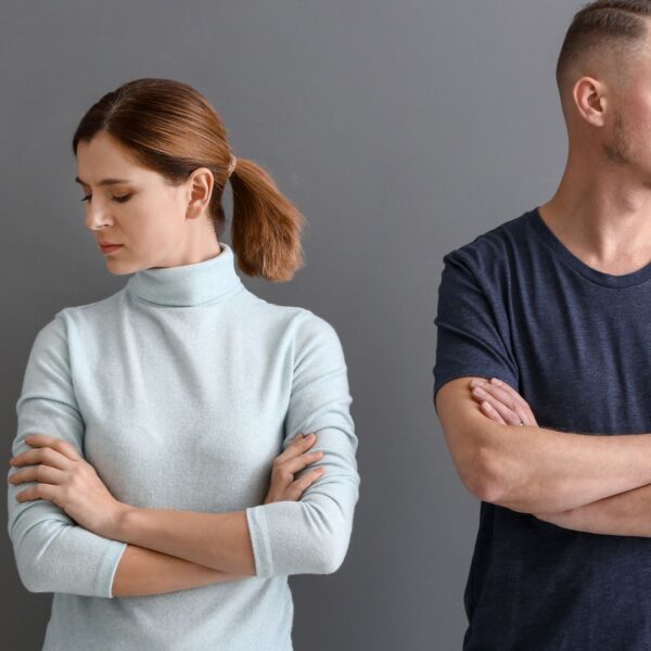Er distanziert sich obwohl er mich mag – Warum distanzieren sich verliebte Männer