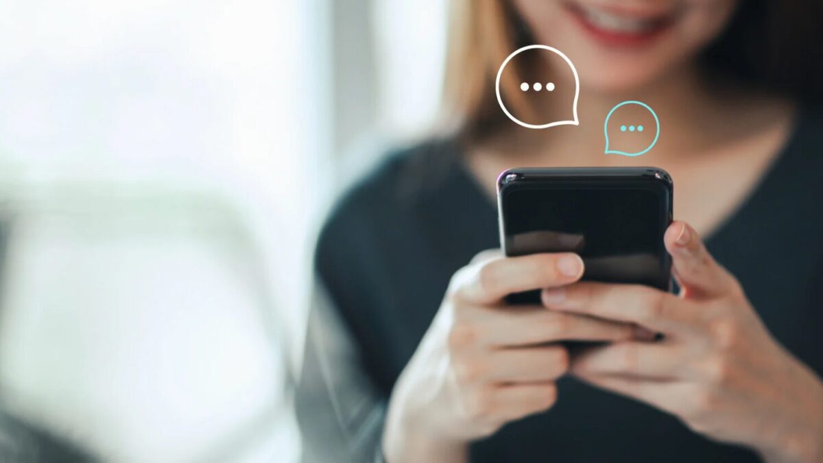 Höflich und eloquent: Was sollten Frauen von ihren Flirt-Chatpartnern erwarten können?