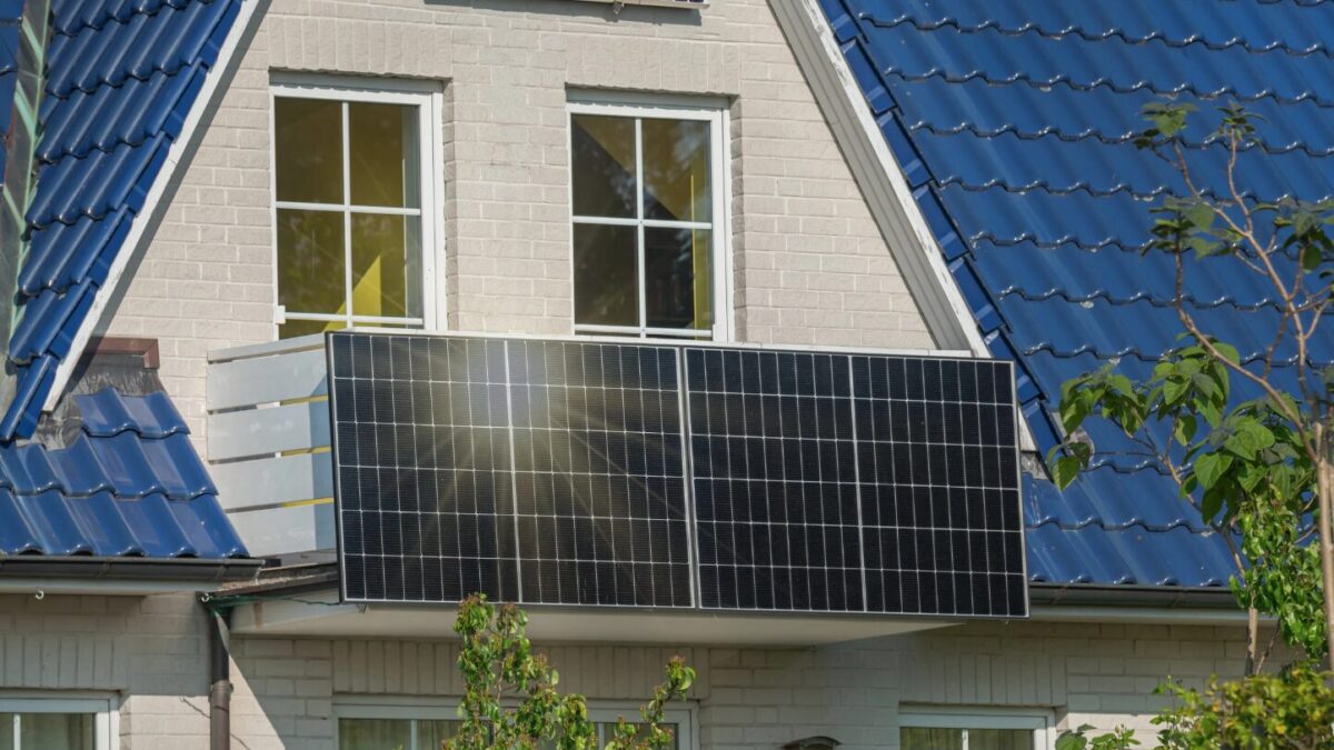 Das Homeoffice mit Strom aus dem Balkonkraftwerk betreiben – warum nicht?