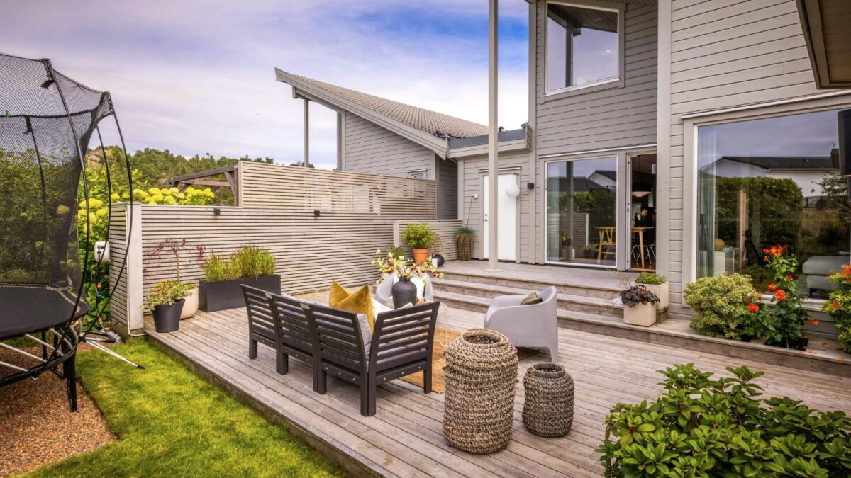 So kannst du deine Terrasse maritim gestalten – Inspiration & Tipps für 2025