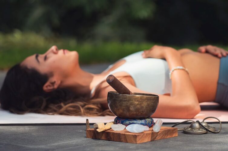 Symptome dass das Wurzelchakra blockiert ist – So erkennst und befreist du dein Muladhara Chakra