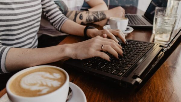 Das Kaffeehaus hat nichts gegen deine Arbeit
