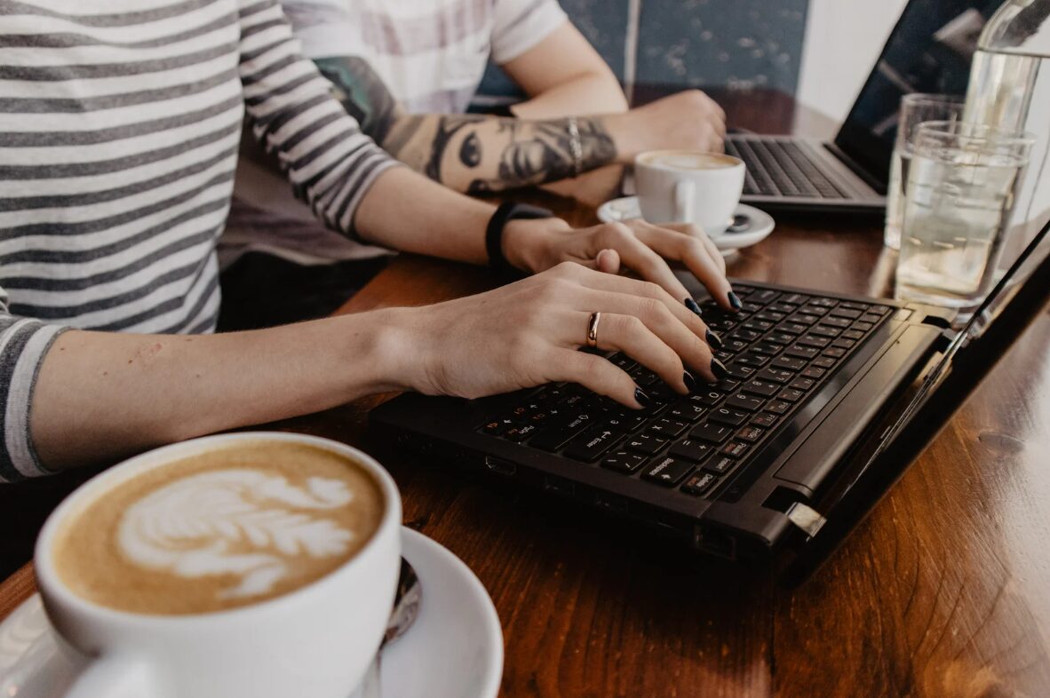 Das Kaffeehaus hat nichts gegen deine Arbeit